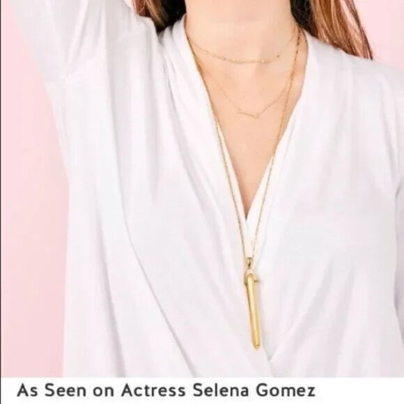 Stella & Dot Rebel Pendant Necklace - new and unworn - Picture 3 of 3